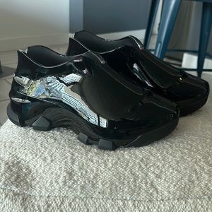 Givenchy Monumental Mallow low shoes in shiny rubber